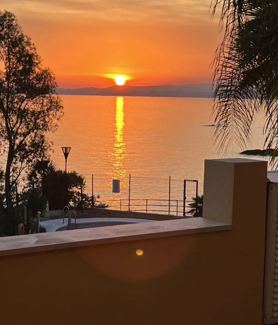 Relax Frente Al Mar Apartment Benalmadena Spain
